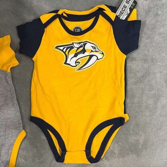 NHL Nashville Predators Hockey Infant Baby Lot of 3 Pack Bodysuit One-piece 18M - Picture 3 of 6